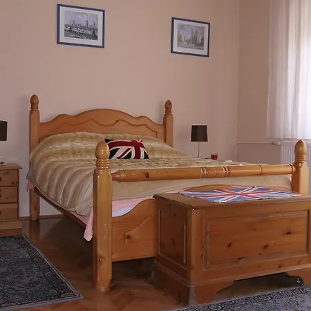 Bed & Breakfast Lola & Nikola