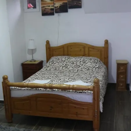 Lola & Nikola Bed & Breakfast