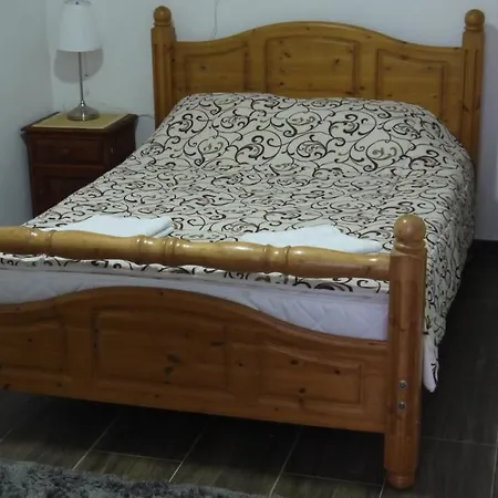 Lola & Nikola Bed & Breakfast