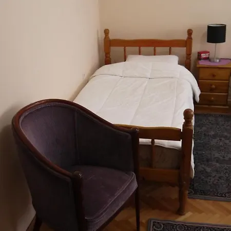 Bed & Breakfast Lola & Nikola *